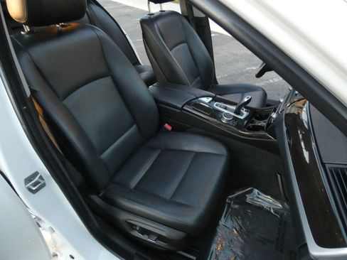 Used 2015 BMW 535i Sedan image 31