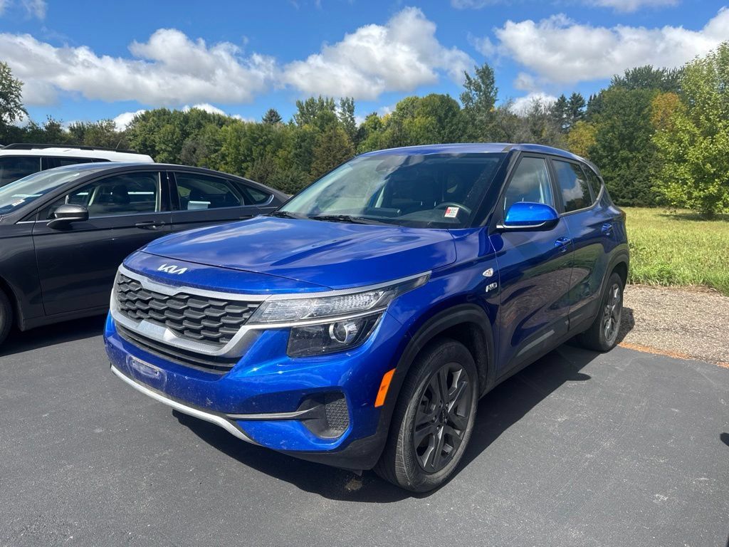 Used 2022 Kia Seltos LX AWD/4WD image 4