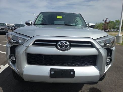 Used 2021 Toyota 4Runner SR5 AWD/4WD image 3