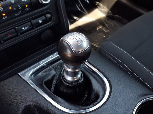 Used 2017 Ford Mustang Coupe RWD image 16