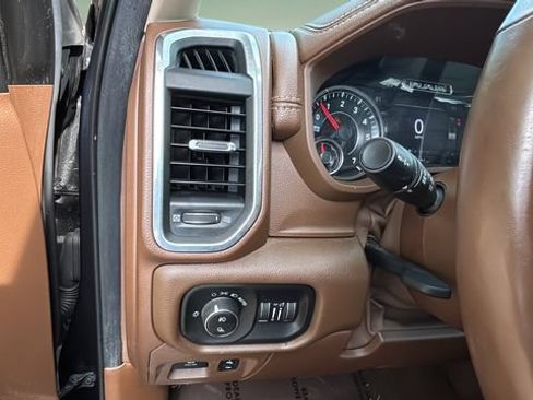 Used 2019 RAM 1500 Laramie AWD/4WD image 22