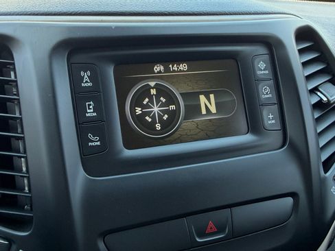 Used 2015 Jeep Cherokee Latitude image 24
