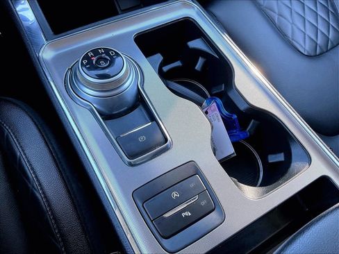 Used 2023 Ford Edge Titanium image 32