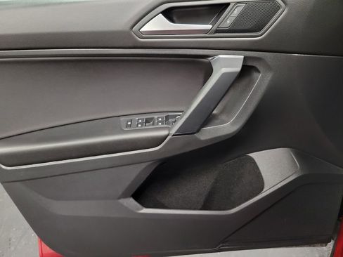 Used 2019 Volkswagen Tiguan SEL image 23