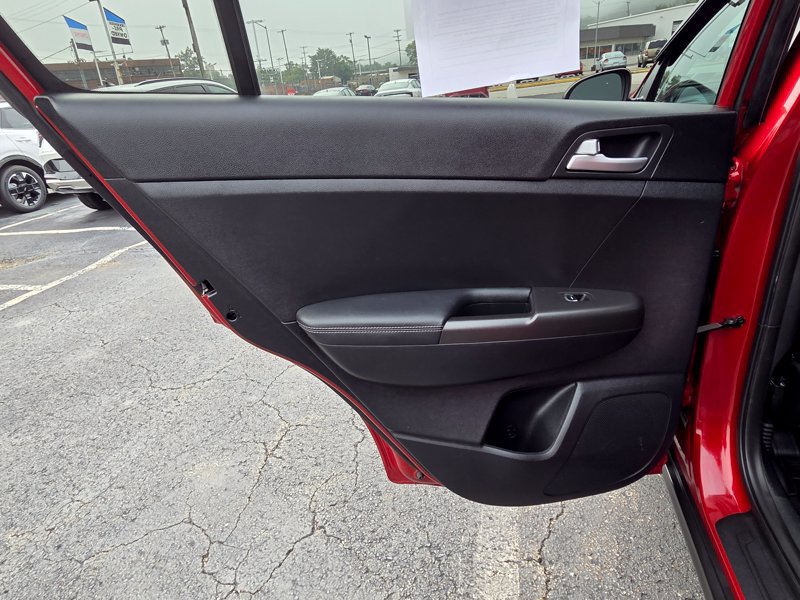 Used 2018 Kia Sportage LX AWD/4WD image 18