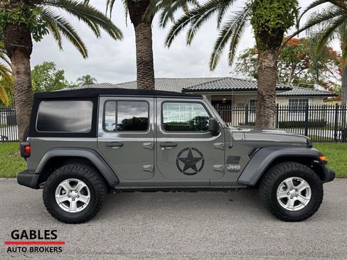 Used 2019 Jeep Wrangler Unlimited Sport S AWD/4WD image 15