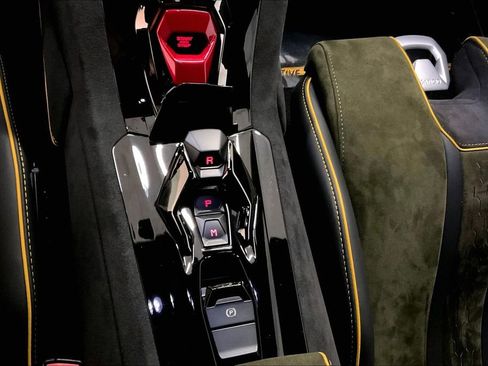 Used 2024 Lamborghini Huracan Sterrato image 12