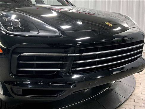 Used 2021 Porsche Cayenne image 33