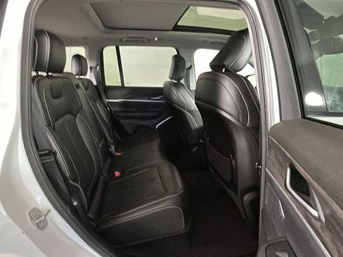 Used 2023 Jeep Grand Cherokee 4WD 4xe image 34