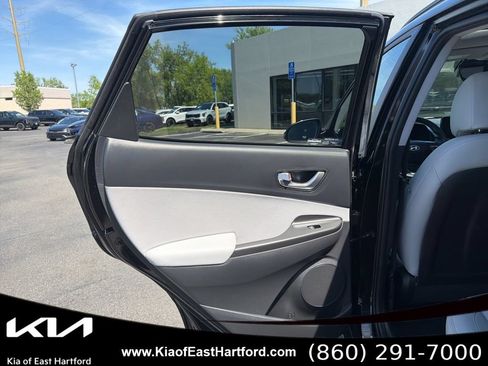 Used 2023 Hyundai Kona Limited AWD/4WD image 17