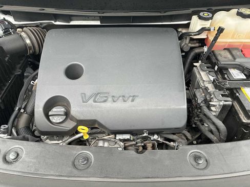 Used 2024 Buick Enclave Premium AWD/4WD image 17