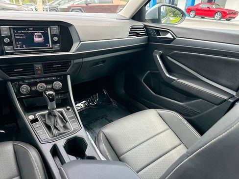 Used 2024 Volkswagen Jetta SE FWD image 22
