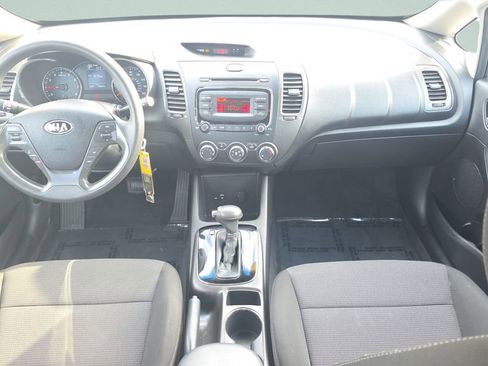 Used 2017 Kia Forte LX FWD image 11