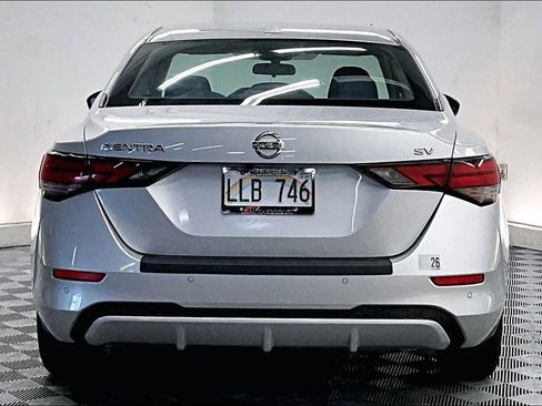 Used 2021 Nissan Sentra SV image 3
