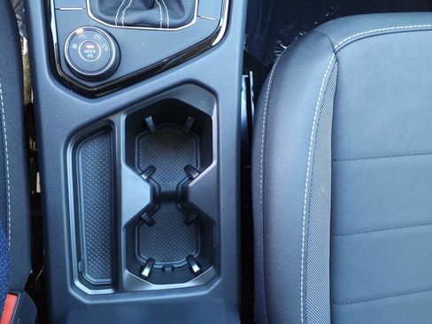 New 2024 Volkswagen Taos SE image 32