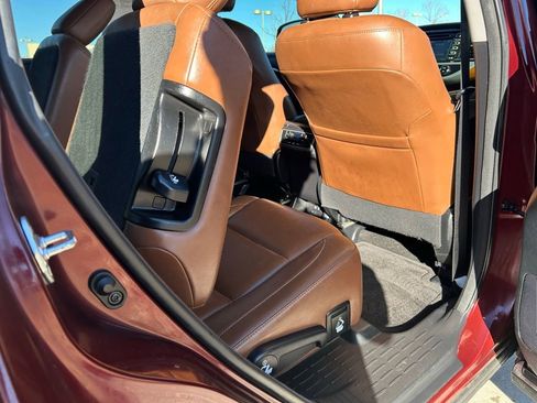 Used 2017 Toyota Highlander Limited image 23