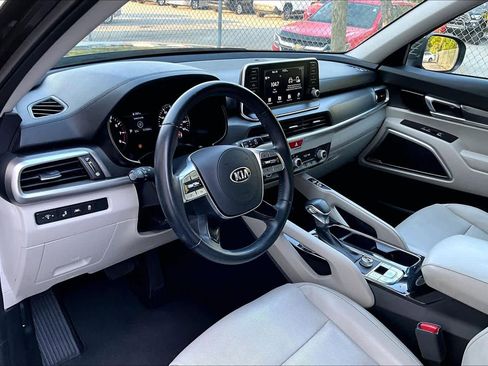 Used 2020 Kia Telluride S w/ S 8 Passenger Seating Package FWD image 18