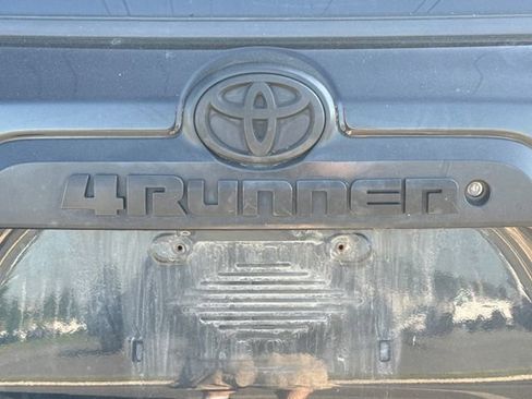 Used 2017 Toyota 4Runner TRD Off-Road AWD/4WD image 17