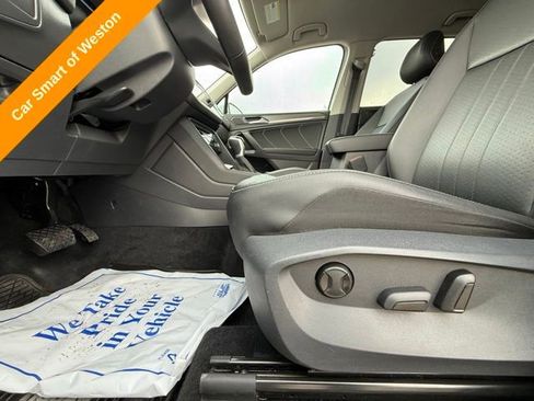 Used 2022 Volkswagen Tiguan SE AWD/4WD image 10