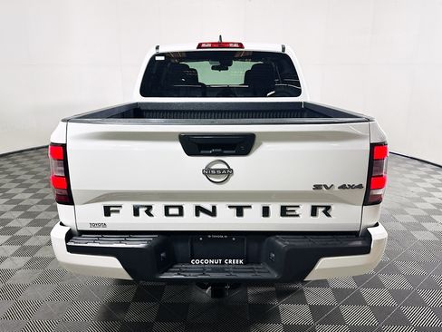 Used 2023 Nissan Frontier SV AWD/4WD image 4
