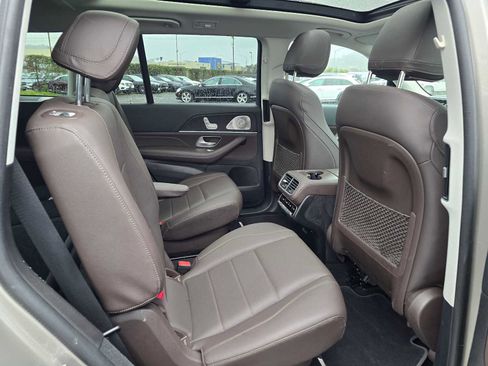Used 2023 Mercedes-Benz GLS 450 4MATIC image 13