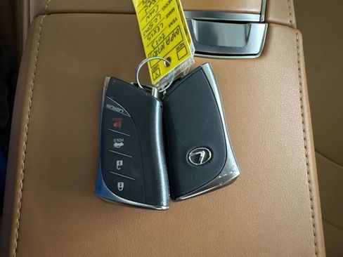 Used 2023 Lexus LC 500 Convertible w/ Touring Package RWD image 33