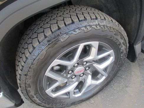 Used 2024 GMC Sierra 1500 SLT w/ SLT Premium Plus Package image 13