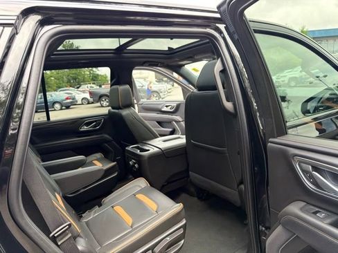 Used 2024 GMC Yukon AT4 w/ Technology Package AWD/4WD image 31