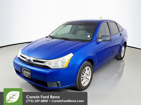 Used 2010 Ford Focus SE image 3