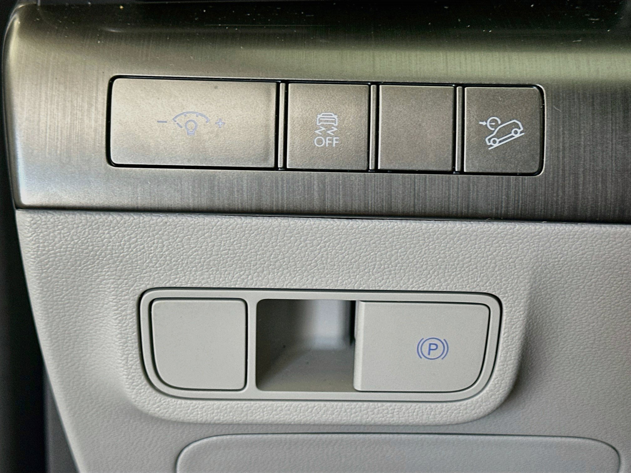 Used 2025 Hyundai Kona SEL FWD image 17