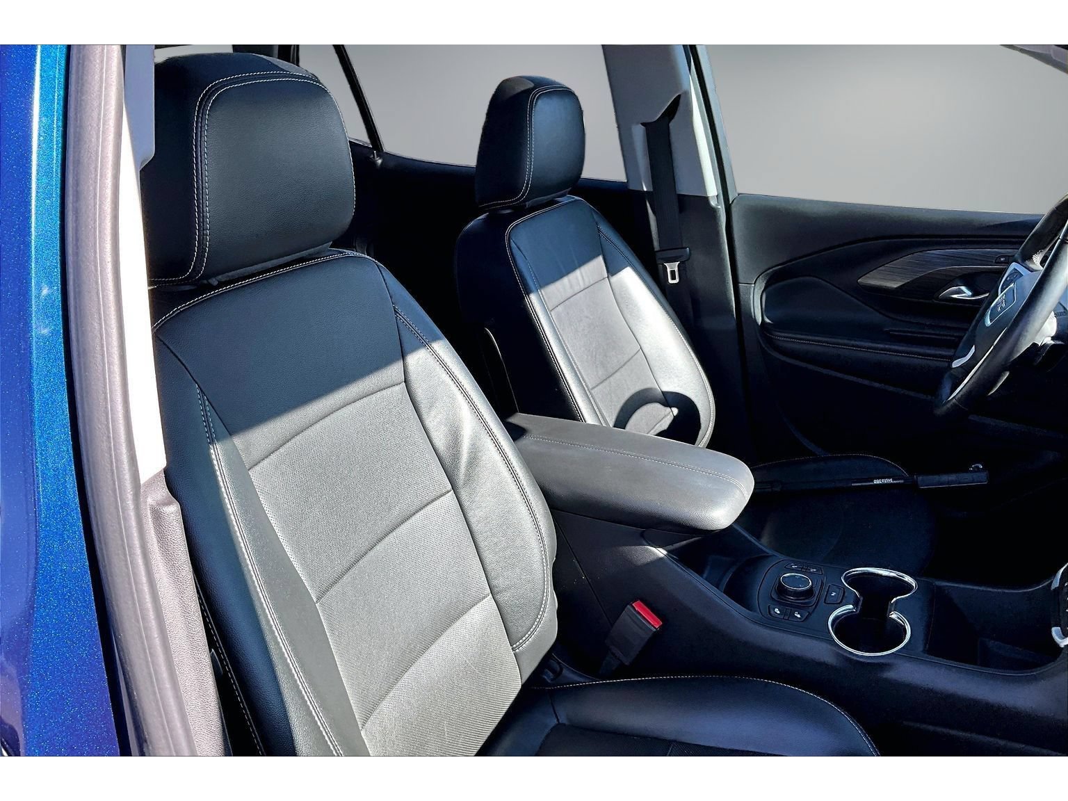Used 2023 GMC Terrain SLT w/ Tech Package AWD/4WD image 30