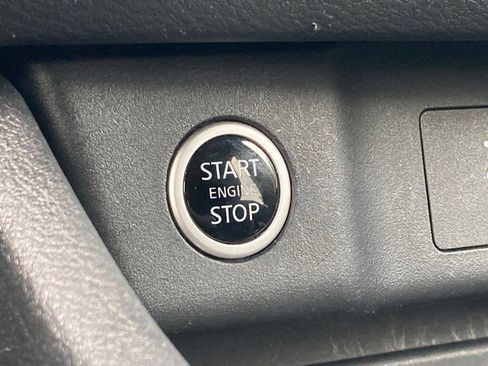 Used 2023 Nissan Rogue S image 24