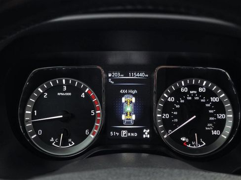 Used 2018 Nissan Titan SL w/ Midnight Edition image 34