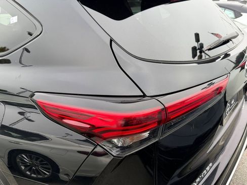 Used 2023 Toyota Highlander L image 35