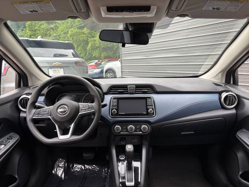 Used 2025 Nissan Versa SV FWD image 28