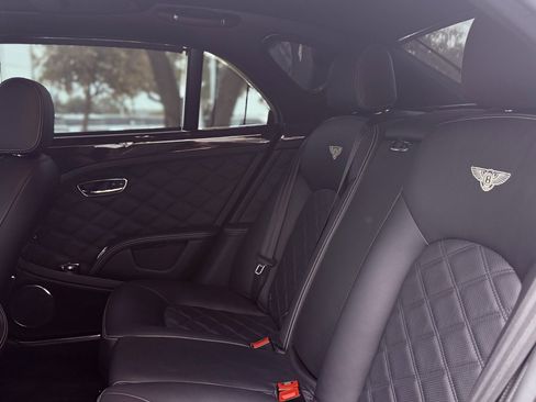 Used 2014 Bentley Mulsanne image 20