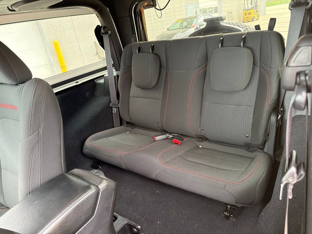 Used 2018 Jeep Wrangler Rubicon AWD/4WD image 10