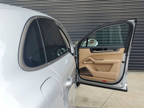 New 2025 Porsche Cayenne Turbo image 20