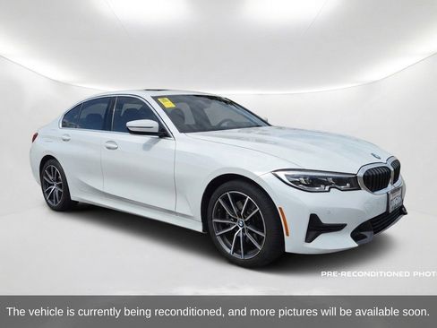 Used 2019 BMW 330i Sedan w/ Convenience Package RWD image 3