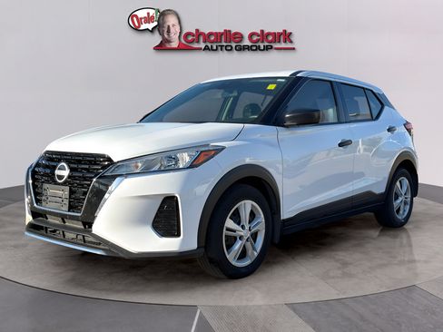 Used 2023 Nissan Kicks S FWD image 1