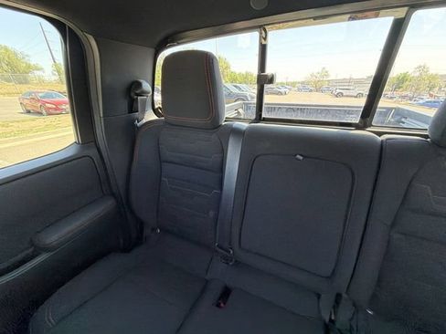 Used 2022 Nissan Frontier PRO-4X AWD/4WD image 13