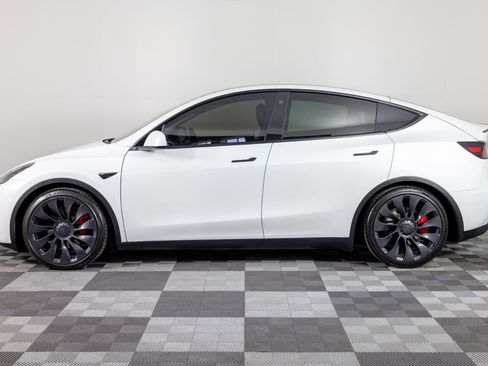 Used 2023 Tesla Model Y Long Range image 3
