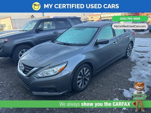 Used 2017 Nissan Altima 2.5 SV image 2