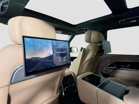 Certified 2024 Land Rover Range Rover Autobiography AWD/4WD image 25