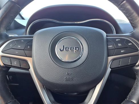 Used 2021 Jeep Grand Cherokee Laredo w/ Security & Convenience Group image 14