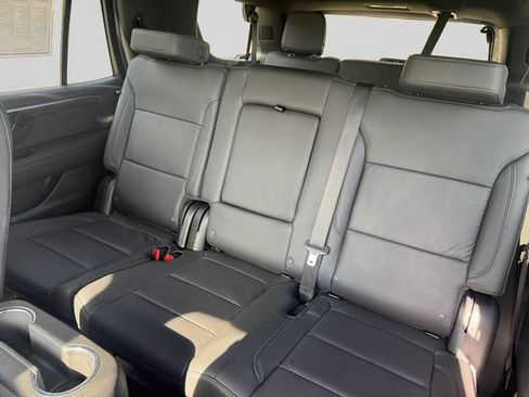 Used 2025 Chevrolet Tahoe LT AWD/4WD image 13