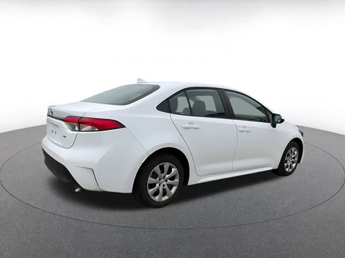 Used 2025 Toyota Corolla LE image 15