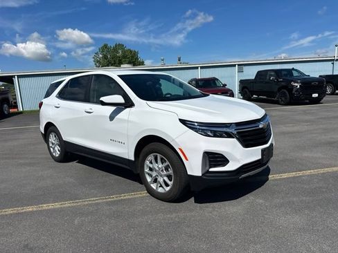 Used 2024 Chevrolet Equinox LT w/ LPO, Floor Liner Package AWD/4WD image 1
