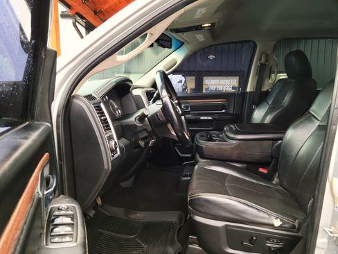 Used 2018 RAM 2500 Laramie image 17