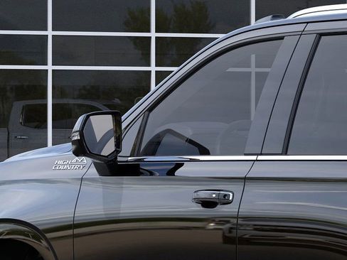 New 2026 Chevrolet Tahoe High Country AWD/4WD image 12